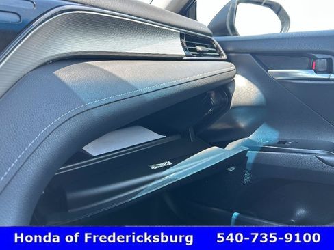 Used 2019 Toyota Camry SE FWD image 21