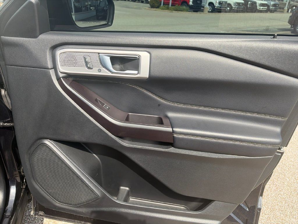 Used 2020 Ford Explorer Limited AWD/4WD image 20