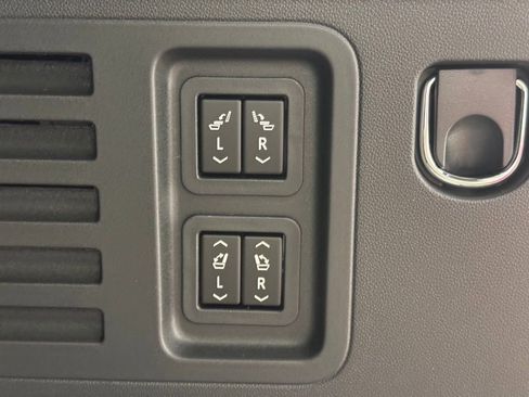 New 2026 GMC Acadia Denali Ultimate w/ LPO, Floor Liner Package image 28