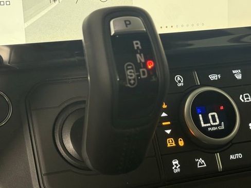 New 2026 Land Rover Defender 110 V8 image 34