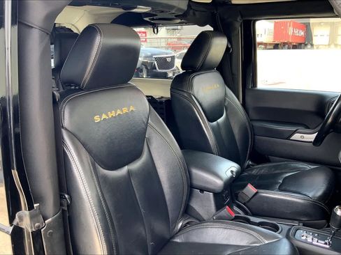 Used 2013 Jeep Wrangler Sahara w/ Connectivity Group AWD/4WD image 13