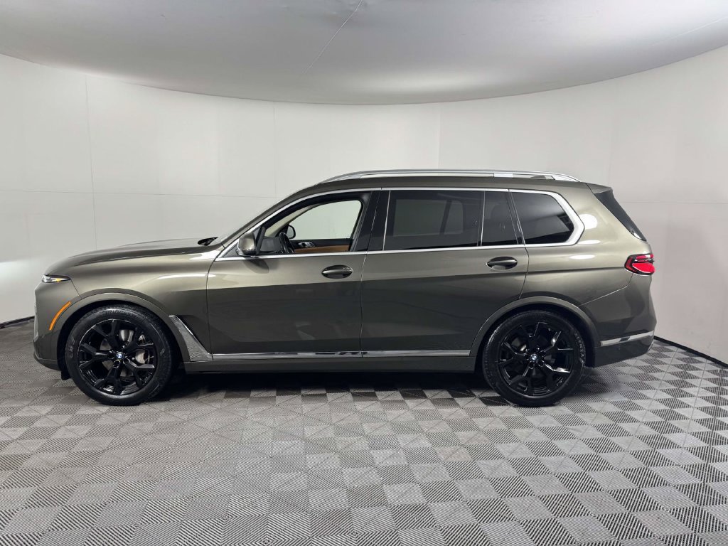 Used 2024 BMW X7 xDrive40i w/ Premium Package AWD/4WD image 11