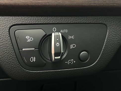 Used 2025 Audi Q5 2.0T Premium image 42