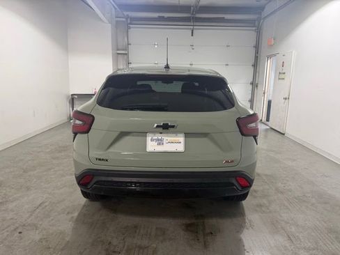 Certified 2024 Chevrolet Trax RS w/ Sunroof Package image 5