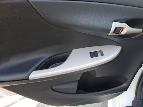 Used 2012 Toyota Corolla S FWD image 16