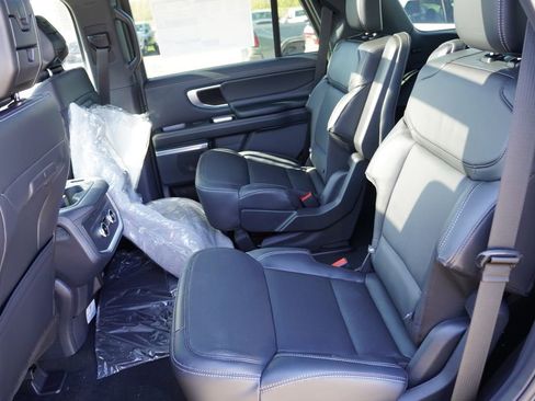 New 2026 Ford Expedition Platinum w/ Stealth Appearance Package AWD/4WD image 12