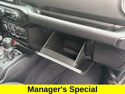 Used 2021 Jeep Wrangler Unlimited Sahara image 36