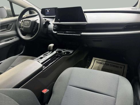 Used 2025 Toyota Prius LE FWD image 7