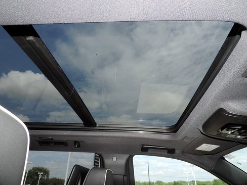 New 2026 GMC Yukon XL Elevation w/ Elevation Premium Package image 10