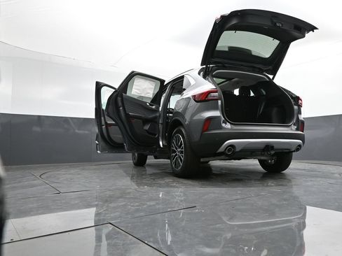 New 2024 Ford Escape SE w/ PHEV Premium Package FWD image 23