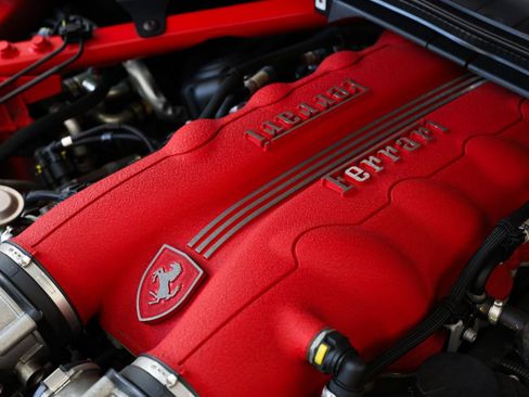 Used 2010 Ferrari California RWD image 38