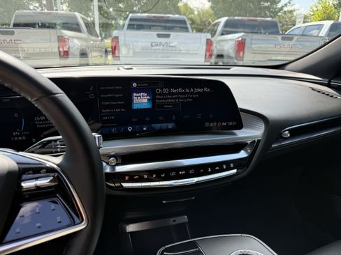 Used 2024 Cadillac Lyriq Sport RWD image 19