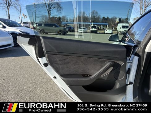 Used 2023 Tesla Model 3 Standard Range image 11