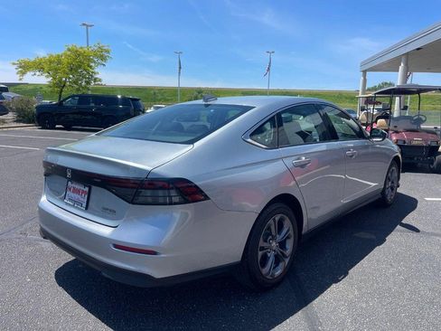 Used 2024 Honda Accord EX image 3