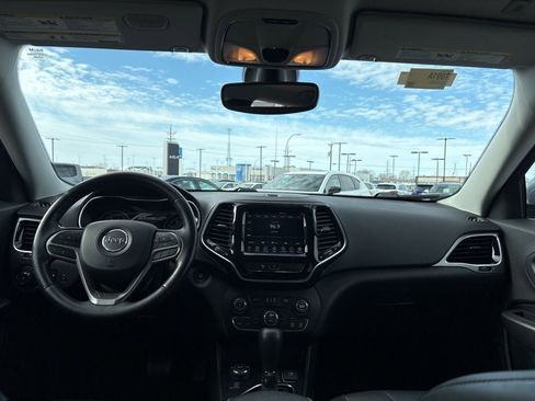 Used 2019 Jeep Cherokee Limited image 28