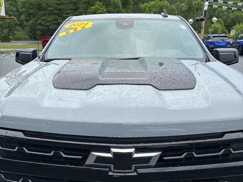 Used 2024 Chevrolet Silverado 1500 LT Trail Boss w/ Convenience Package II AWD/4WD image 14