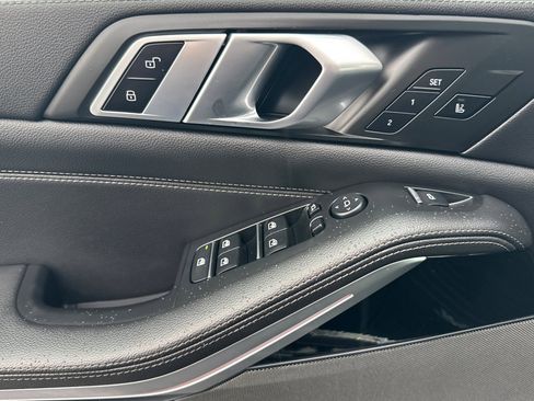 Used 2020 BMW X5 M50i w/ Executive Package image 10