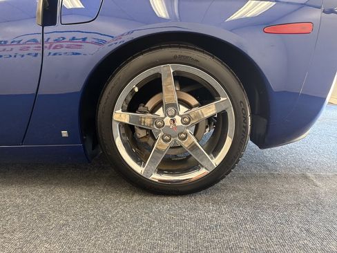 Used 2006 Chevrolet Corvette Coupe w/ Preferred Equipment Group RWD image 23