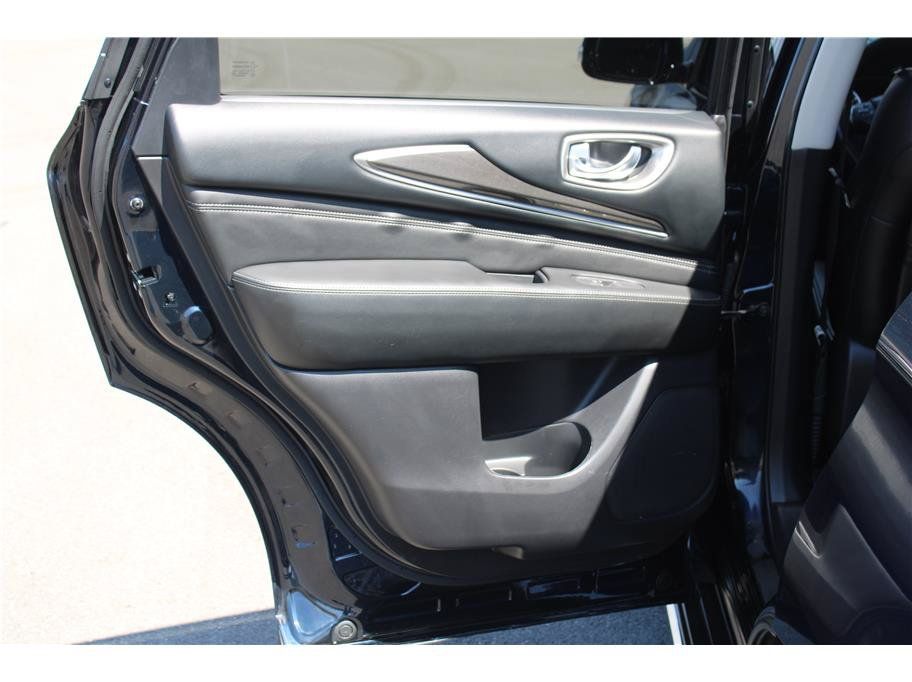 Used 2019 INFINITI QX60 Luxe w/ Essential Package FWD image 11