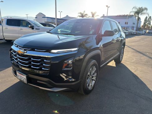 Used 2025 Chevrolet Equinox LT image 4