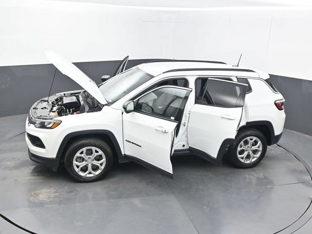 Used 2024 Jeep Compass Latitude AWD/4WD image 71