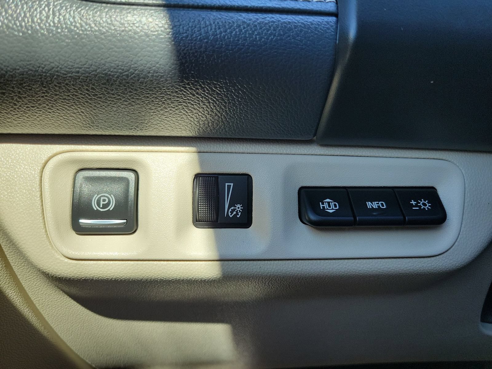 Used 2021 GMC Acadia Denali w/ LPO, Floor Liner Package FWD image 26