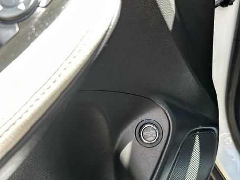Used 2022 Buick Encore GX Select FWD image 12