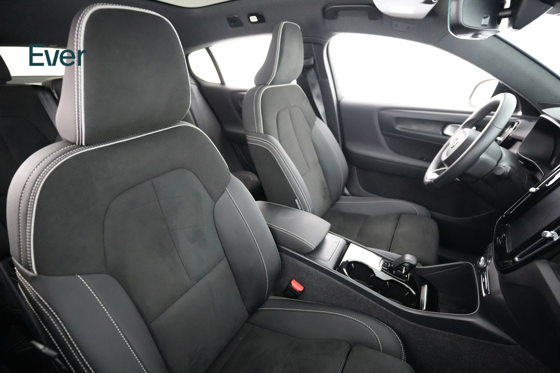 Used 2023 Volvo C40 P8 Recharge Ultimate AWD/4WD image 22