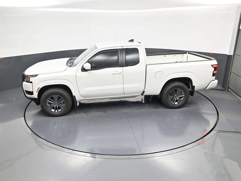 Certified 2025 Nissan Frontier SV AWD/4WD image 31