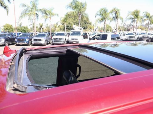 Used 2018 Ford F150 Platinum w/ Equipment Group 701A Luxury image 25