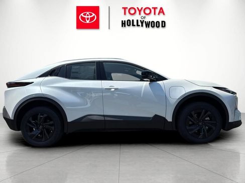 New 2026 Toyota C-HR image 3