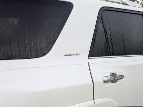 Used 2014 Toyota 4Runner Limited image 7