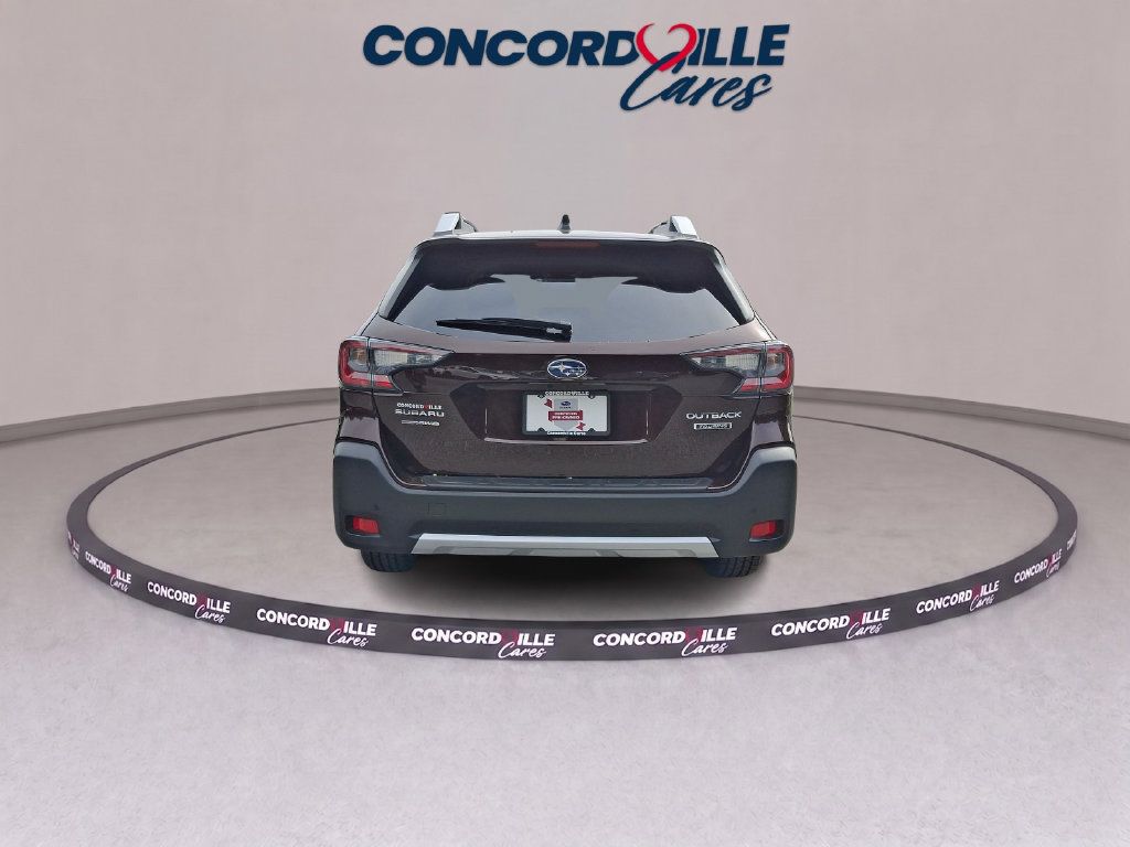 Used 2025 Subaru Outback Touring AWD/4WD image 6