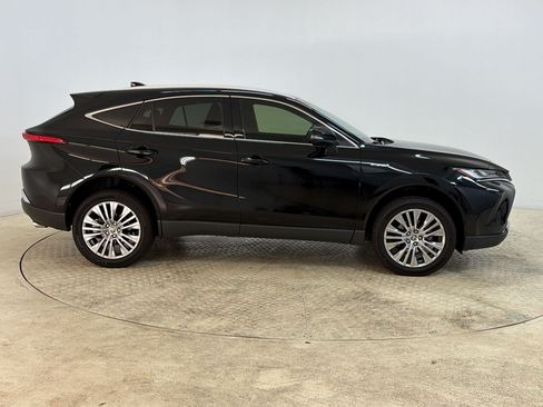 Used 2021 Toyota Venza XLE w/ Softex Package AWD/4WD image 8