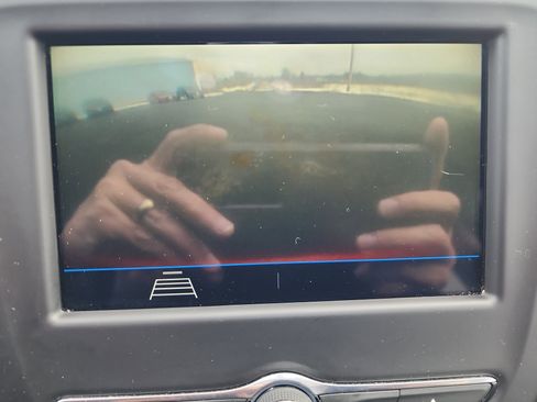 Used 2019 Chevrolet Equinox LT image 18