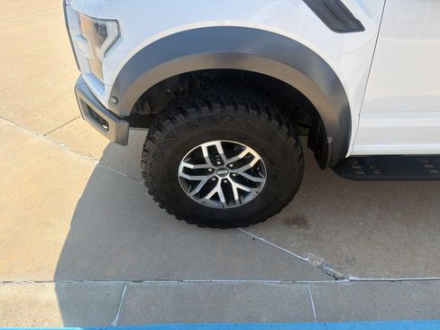 Used 2018 Ford F150 Raptor w/ Equipment Group 802A Luxury AWD/4WD image 13