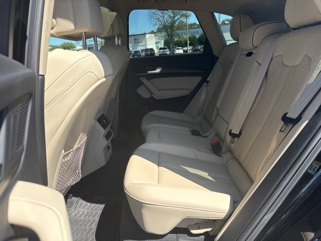 Used 2024 Audi Q5 e Premium Plus AWD/4WD image 7