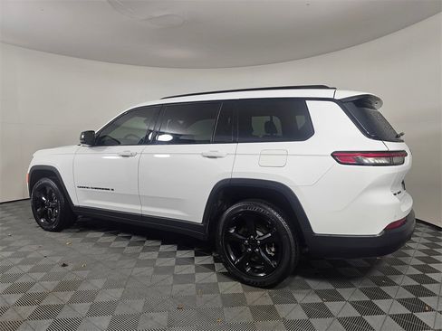 Used 2022 Jeep Grand Cherokee L Altitude image 5