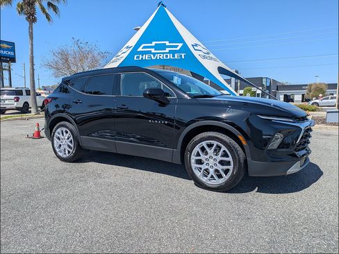 Certified 2024 Chevrolet Blazer LT w/ Convenience Package AWD/4WD image 29