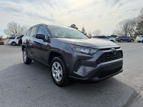 Used 2020 Toyota RAV4 LE image 8