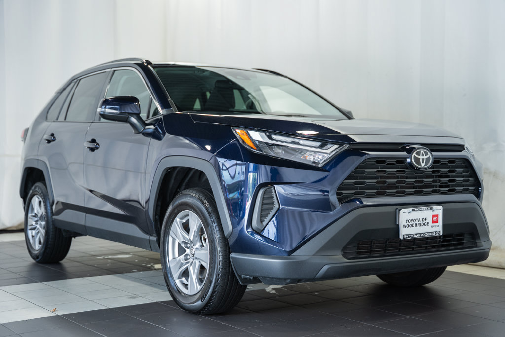 Used 2025 Toyota RAV4 XLE AWD/4WD image 1
