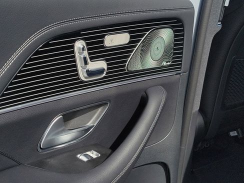 New 2026 Mercedes-Benz GLS 580 4MATIC image 8
