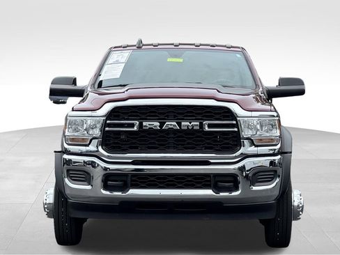 Used 2022 RAM 5500 Tradesman w/ Chrome Appearance Group RWD image 2