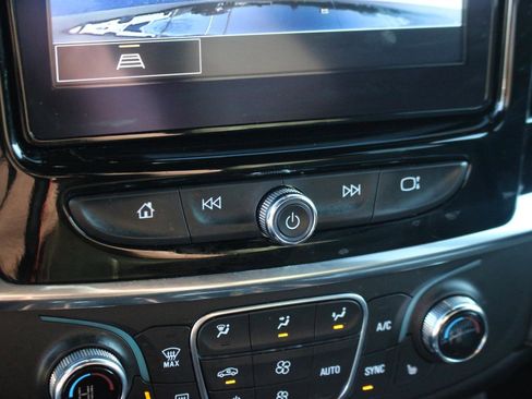 Used 2023 Chevrolet Traverse LT image 26