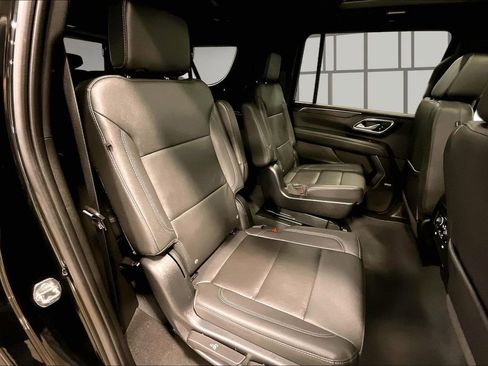 Used 2023 Chevrolet Suburban Z71 w/ Luxury Package AWD/4WD image 25