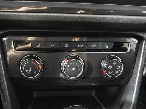 Used 2024 Volkswagen Tiguan S image 30