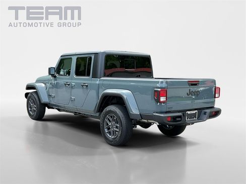 New 2025 Jeep Gladiator Sport image 5