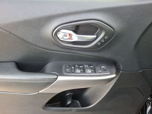 Used 2020 Jeep Cherokee High Altitude image 13