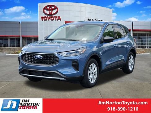Used 2025 Ford Escape Active FWD image 3
