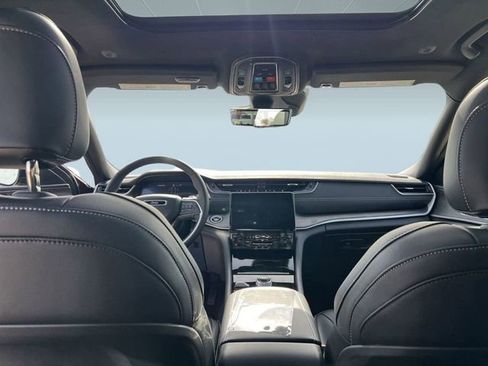 New 2025 Jeep Grand Cherokee L Limited w/ Luxury Tech Group II image 14